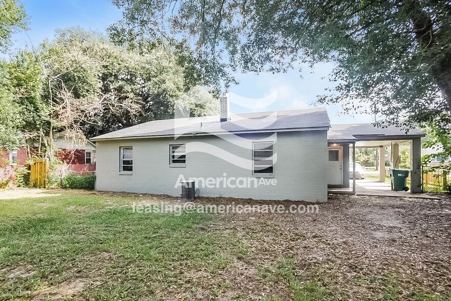 Building Photo - 3406 Seneca Ave