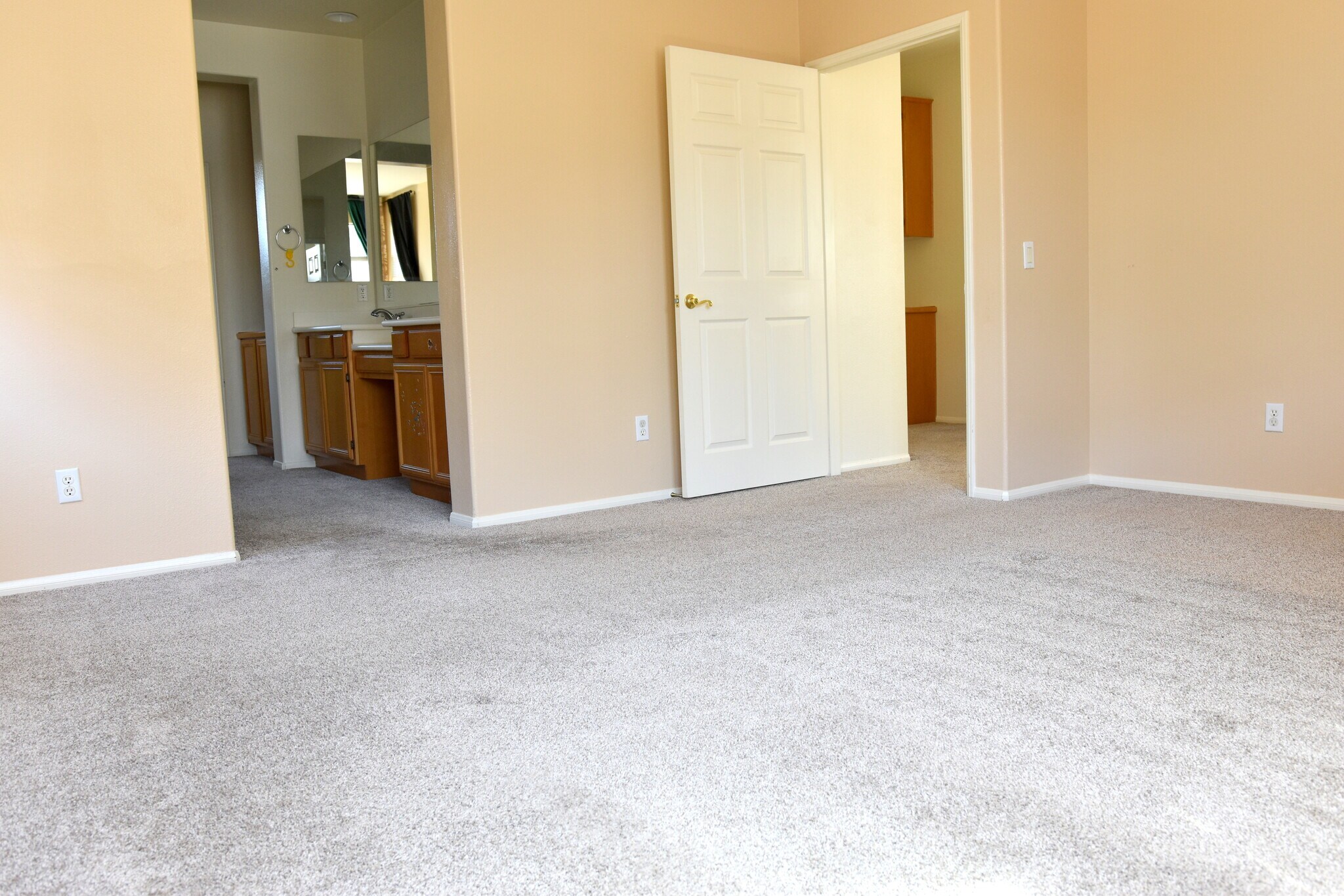 Building Photo - 25841 Silva Ct