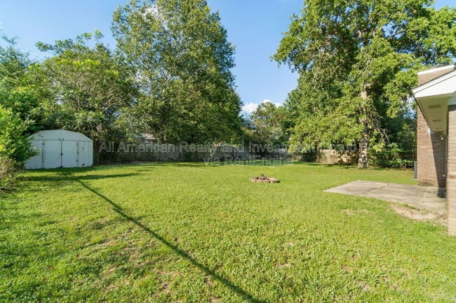 Building Photo - 502 Krest Dr