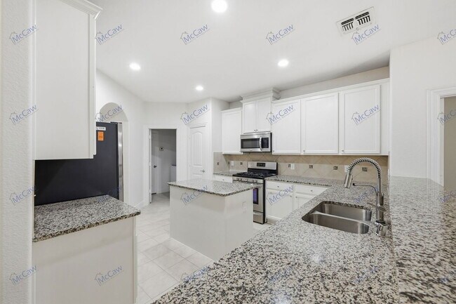 Building Photo - 3808 Hazelhurst Dr