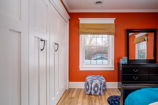 Building Photo - 10 N Pistakee Lake Rd