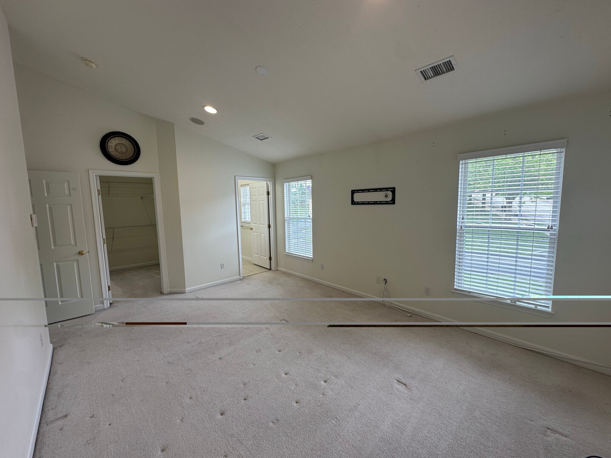 Building Photo - 189 Blue Grass Cir
