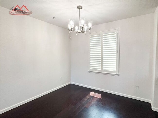 Building Photo - 326 Bautista Pl