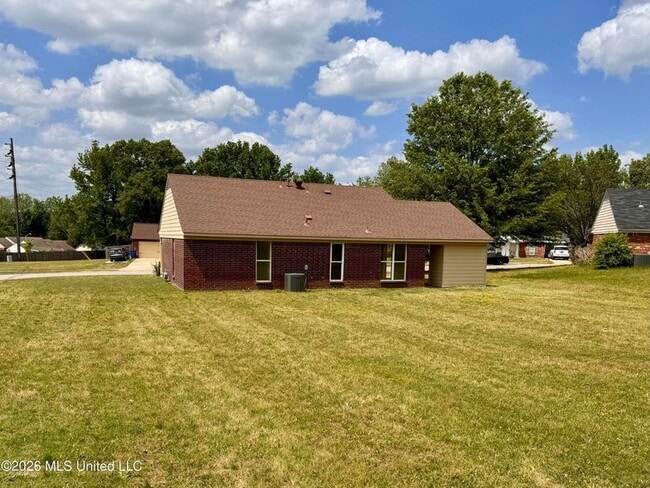 Building Photo - 10515 Oak Leaf Dr