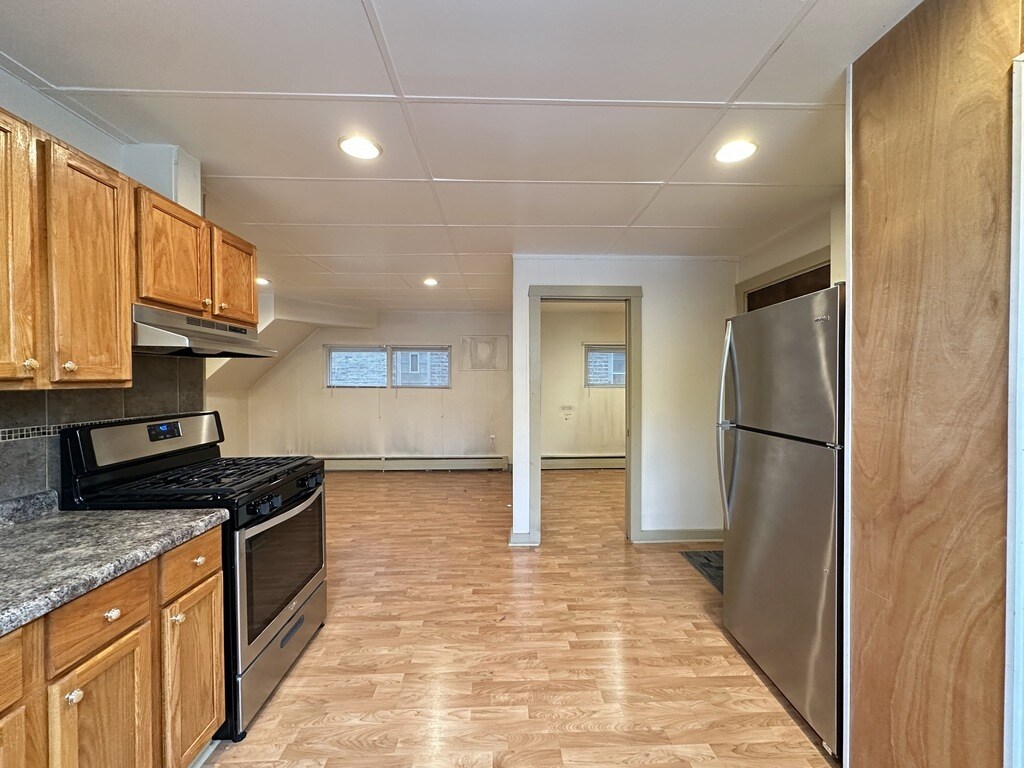 Building Photo - 3734 W Wabansia Ave