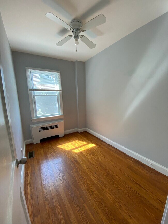 Bedroom 2 - 1723 Lang Pl NE