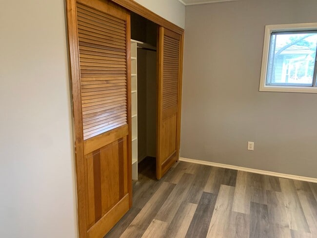 Building Photo - Beautiful Large 3 bedroom 2 bath in Levitt...