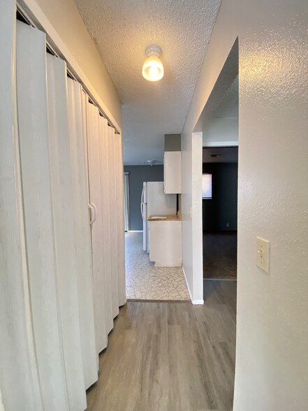 Building Photo - 9630 Hefner Village Blvd