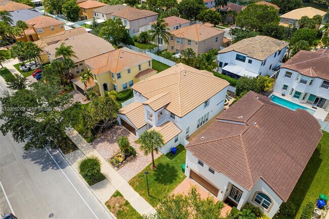 Building Photo - 15699 SW 54th Ct