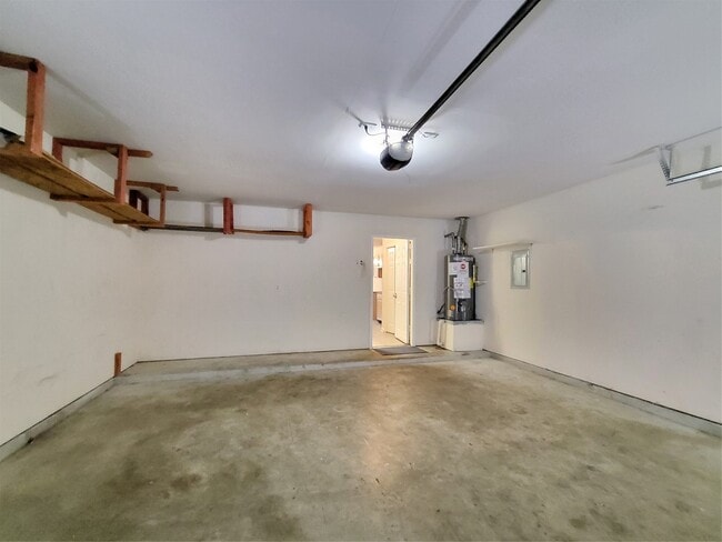 Building Photo - 14034 Maximos Dr