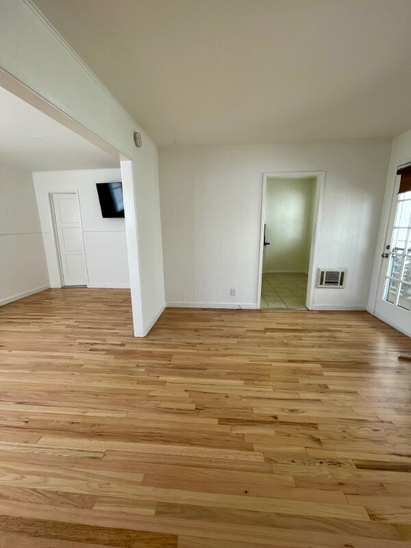 Building Photo - 446 S Oakhurst Dr