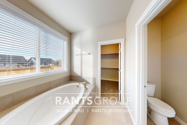 Building Photo - Steilacoom Ridge! Easy I5 Access!