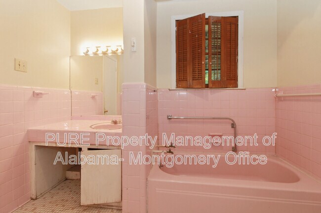 Building Photo - 1308 Rosa L Parks Ave