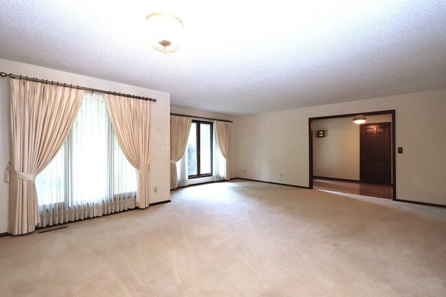Building Photo - 8560 N 4000 W Rd
