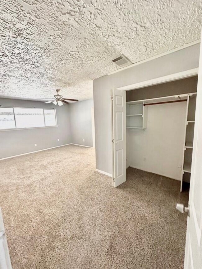 Building Photo - 16110 White Star Dr