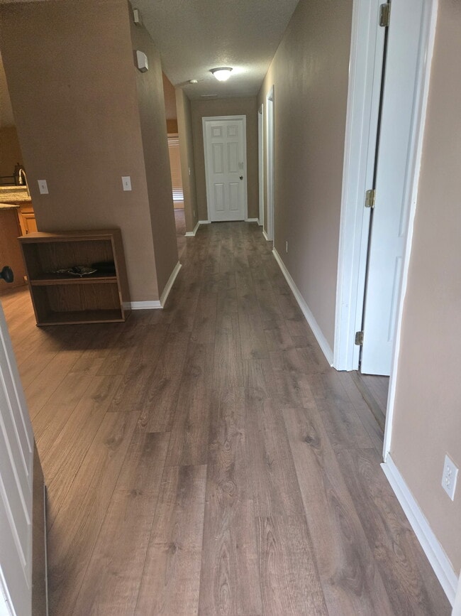 Building Photo - 305 Garden Oak Ct