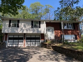 Building Photo - 271 Ridge St