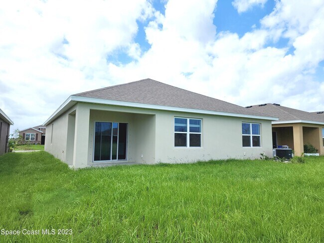 Building Photo - 4925 Amasa Cir
