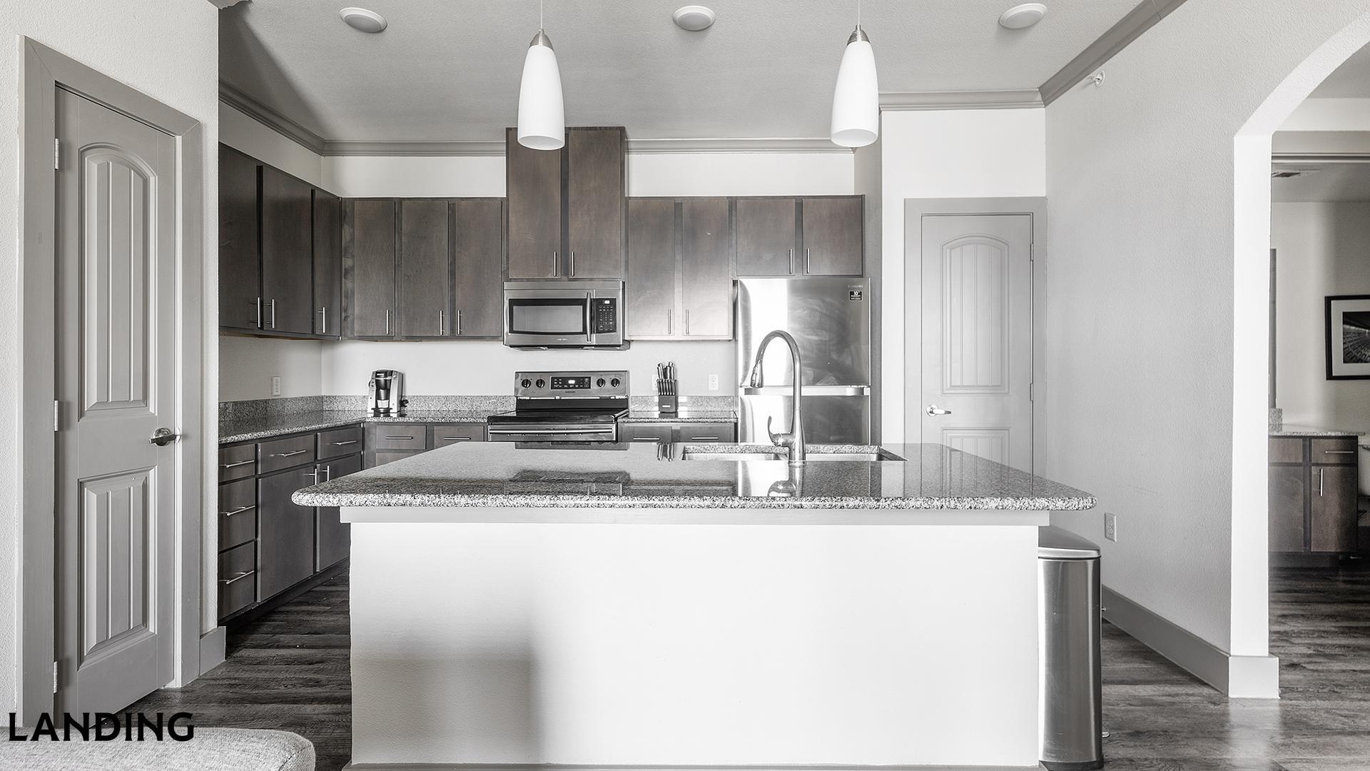 Building Photo - 12500 Shadowglen Trce