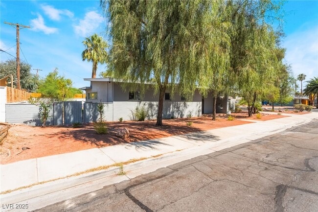Building Photo - 569 Canosa Ave