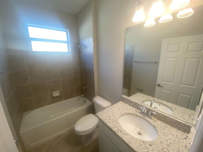 Building Photo - 15220 Cortona Wy