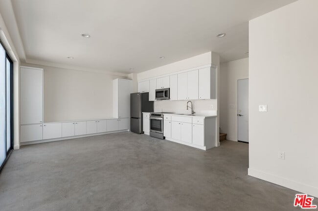 Building Photo - 4912 Monte Vista St