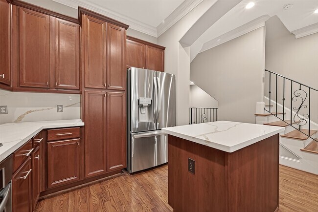 Building Photo - 232 Detering St