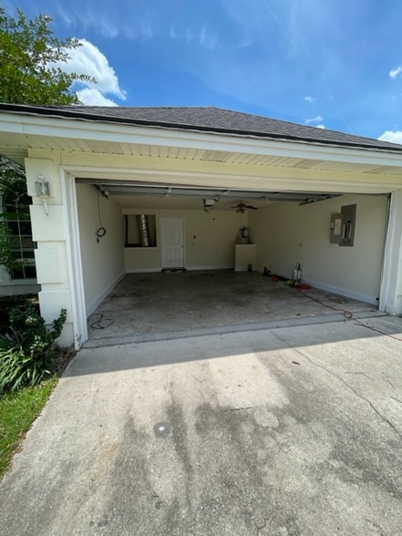 Building Photo - 16 Stoney Hill Rd