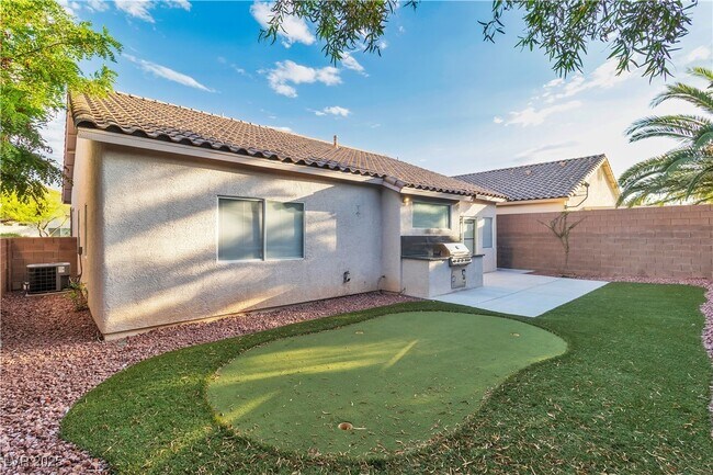 Building Photo - 4468 Lobero Ave
