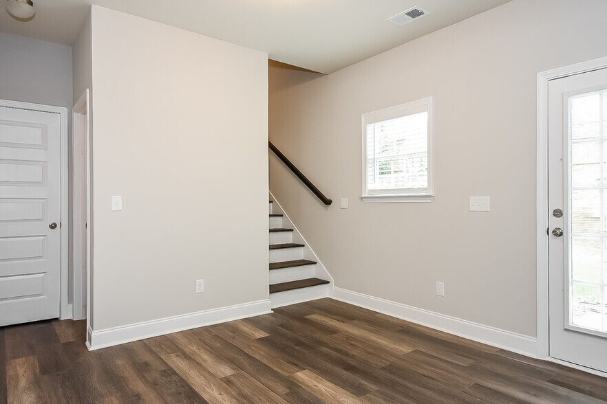 Building Photo - 77 Rosemont Ct