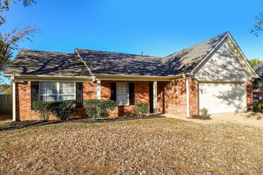 Building Photo - 180 Pine Ridge Ln