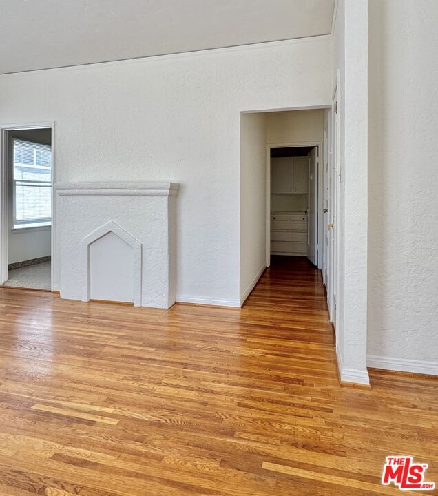 Building Photo - 121 N Swall Dr