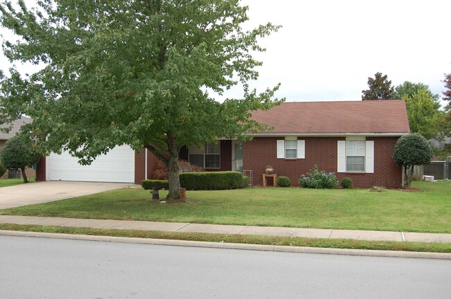 Building Photo - Super Cute Home In Excellent Location!