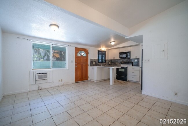 Building Photo - $2800 /2 Bed / 1 Bath / 1 Parking IN WAIALUA