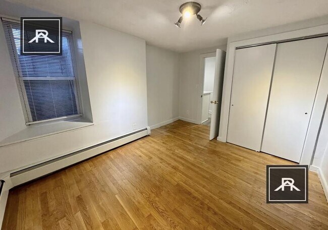 Building Photo - 3 bedroom in Brighton MA 02135
