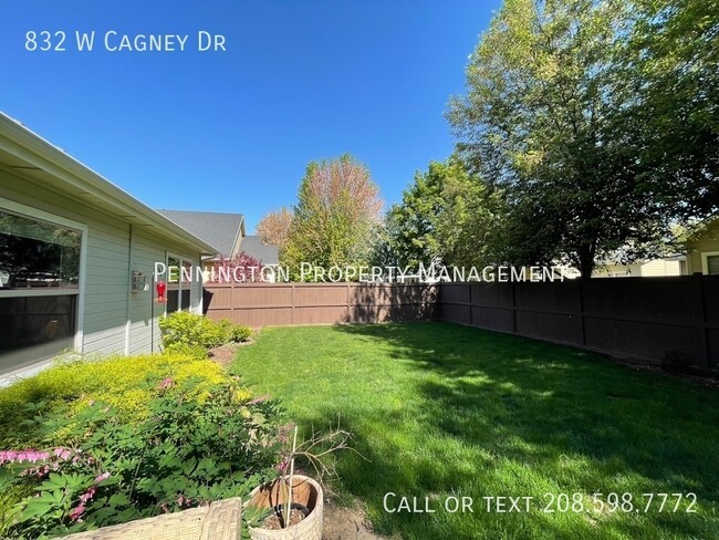 Building Photo - 832 W Cagney Dr