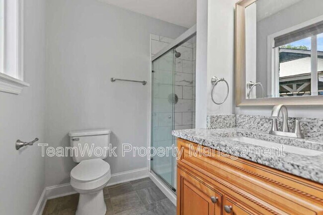 Building Photo - 313 Clearwater Dr