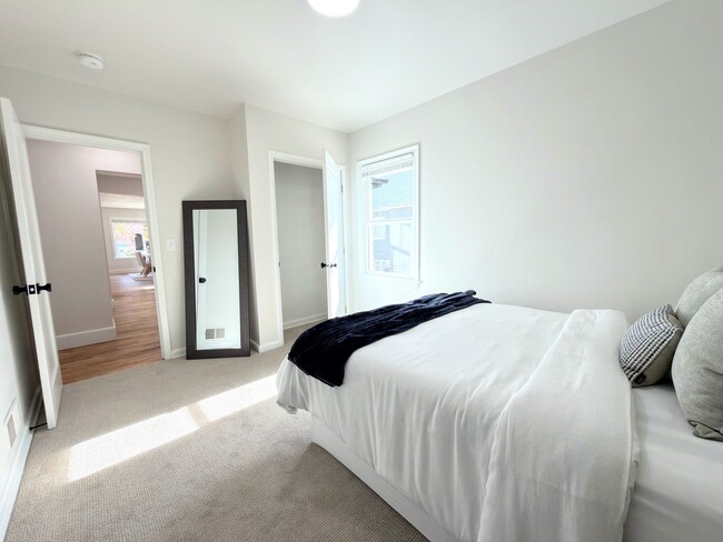 Building Photo - Beautiful Remodeled Home