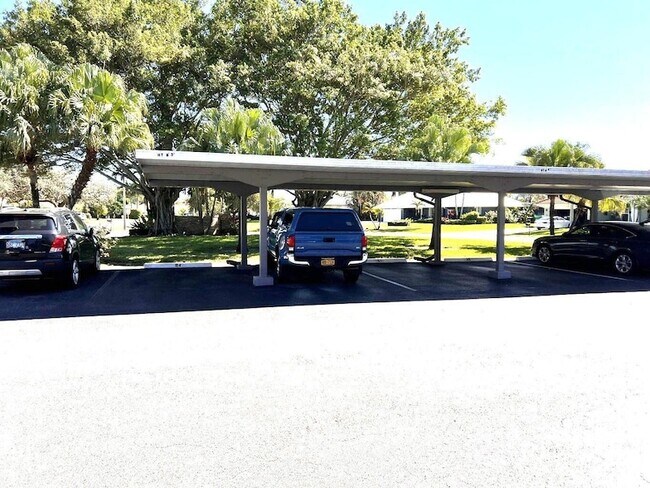 Building Photo - 5580 Tamberlane Cir