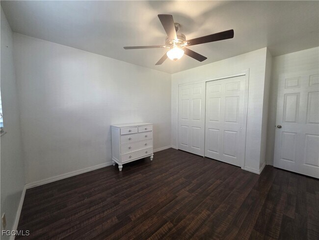 Building Photo - 424 SW 37th Ln