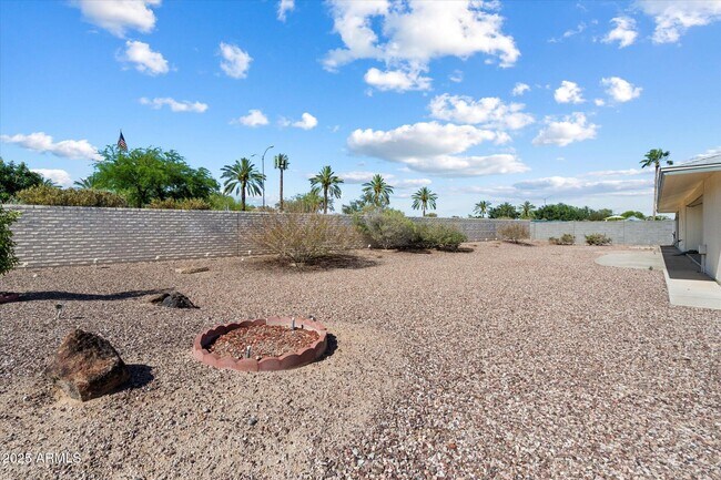 Building Photo - 10518 W Indian Wells Dr