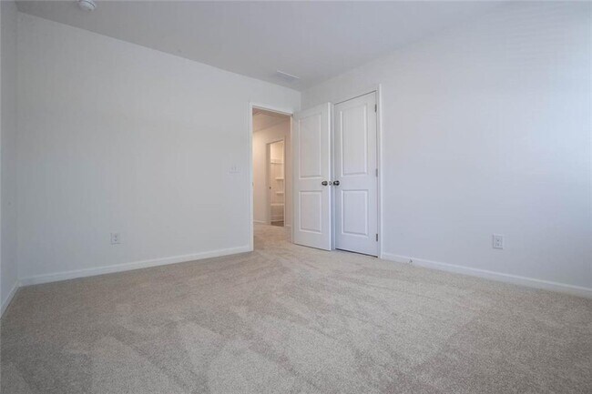 Building Photo - 2425 Livi Ln