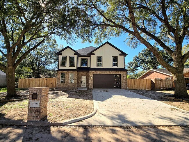 Building Photo - 14811 Wallach Dr