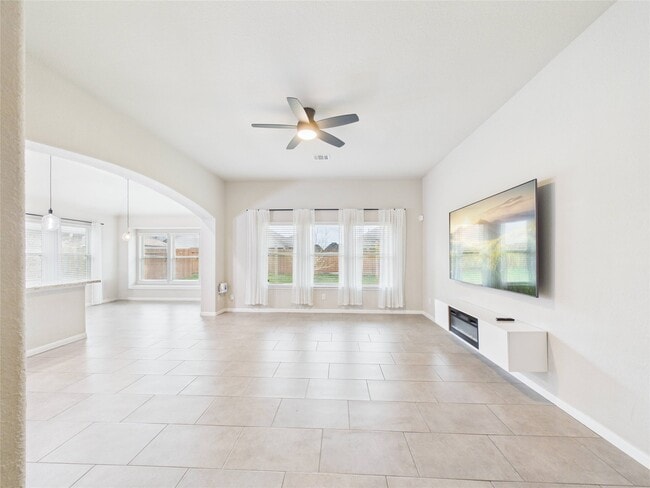 Building Photo - 721 Rim Water Dr