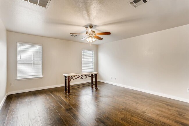 Building Photo - 1700 Anise Dr