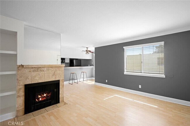 Primary Photo - 7045 Woodley Ave