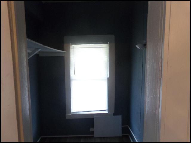 Building Photo - 922 W 21st St