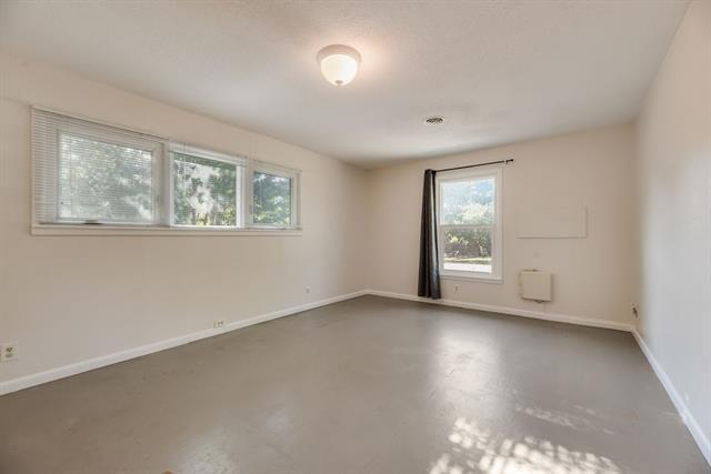 Building Photo - 2217 Glenwood Ln