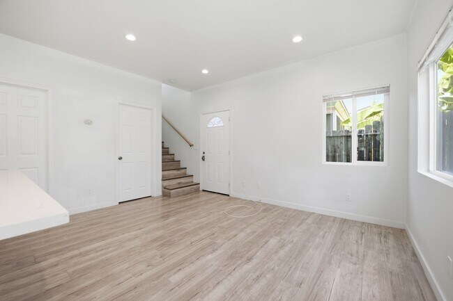 Building Photo - 6330 Mesita Dr