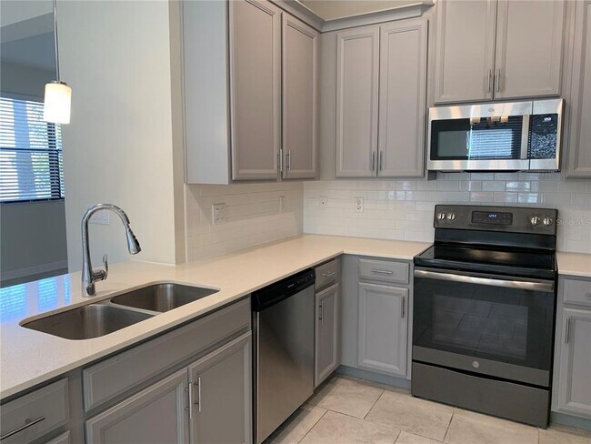 Building Photo - 1230 Sandwedge St